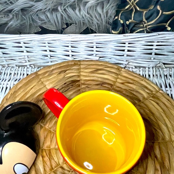 Disney Peek a boo Mickey Mouse mug - Picture 3 of 4